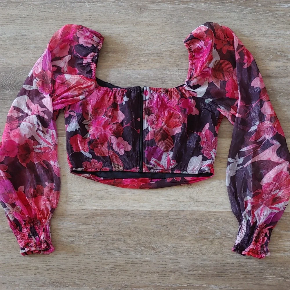 A. Peach Women's Floral Cropped Sheer Puff Sleeve Top Size M - Picture 6 of 9